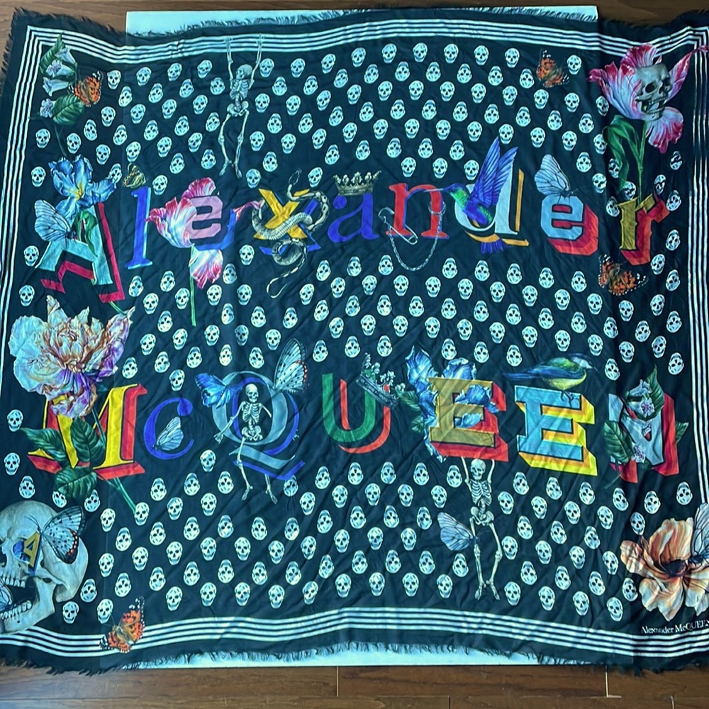 ALEXANDER MCQUEEN | 100% Modal | Skull Print | Unisex Scarf | Size 120x140